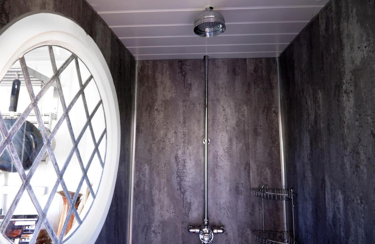فيلا Extraordinary Huts Ltd راي المظهر الخارجي الصورة